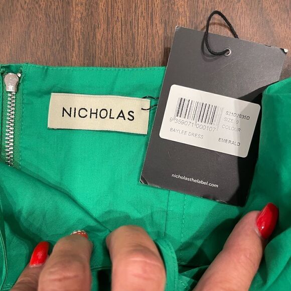 Nicholas Baylee Cut-Out Pockets Midi Dress in Green Emerald .Size 0 - Picture 9 of 15